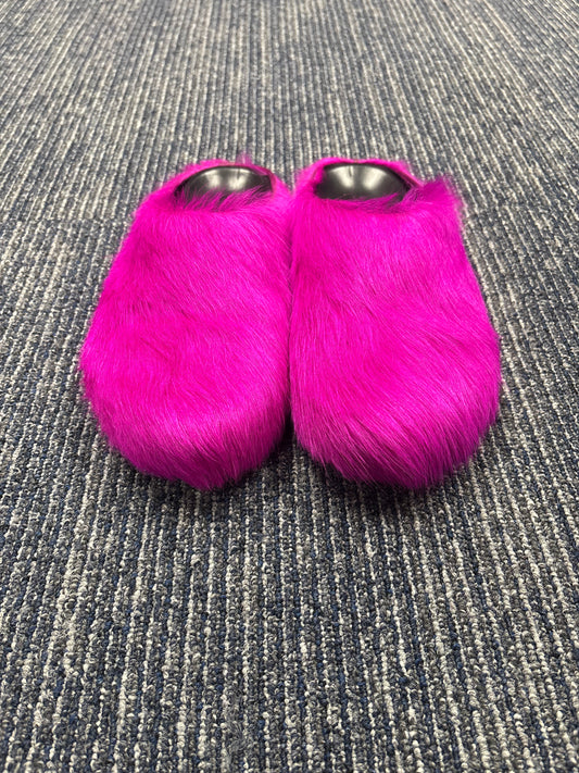 Marni
Fussbet Sabot calf-hair slippers *USED*
